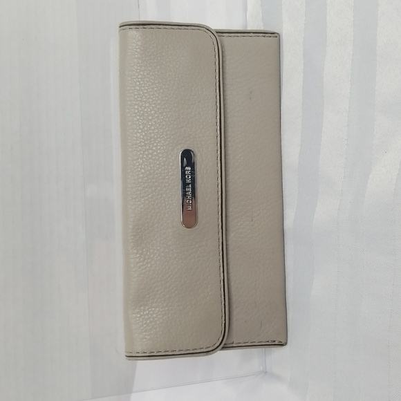 MICHEAL KORS WALLET CARD CASE FLAP TOP - Picture 1 of 8